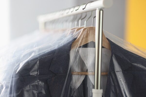 Ecco perché acquistare le buste per abbigliamento di PB Plastisac.