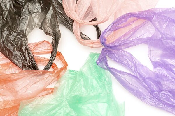 Varietà di sacchetti di plastica.